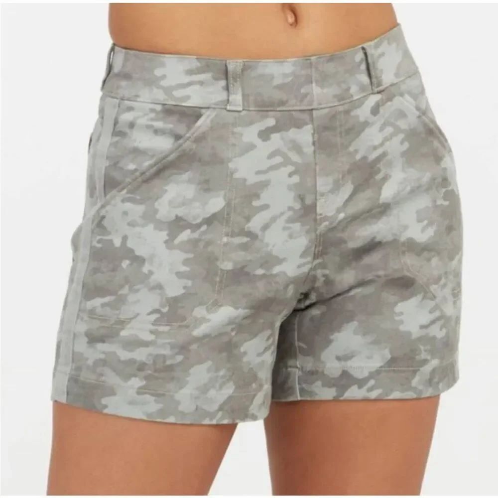SPANX Stretch Pull-On Twill Shorts in Stone Wash Camo Military Army Size Small